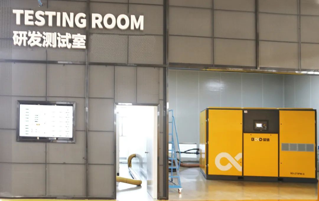 研發(fā)測(cè)試室.jpg
