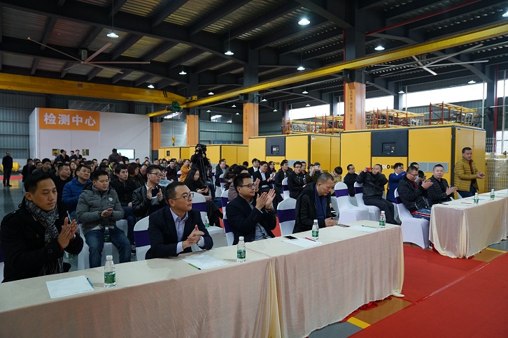 7M206672.jpg 7M206672.jpg