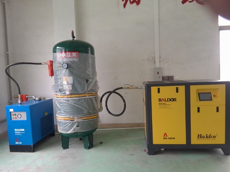 早期圖片:佛山市南海淇暉箱包有限公司 運用葆德空壓機現(xiàn)場 早期圖片:佛山市南海淇暉箱包有限公司 運用葆德空壓機現(xiàn)場