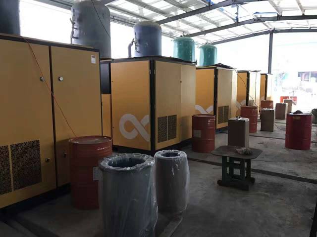 葆德空壓機(jī)生產(chǎn)運(yùn)用現(xiàn)場機(jī)房圖