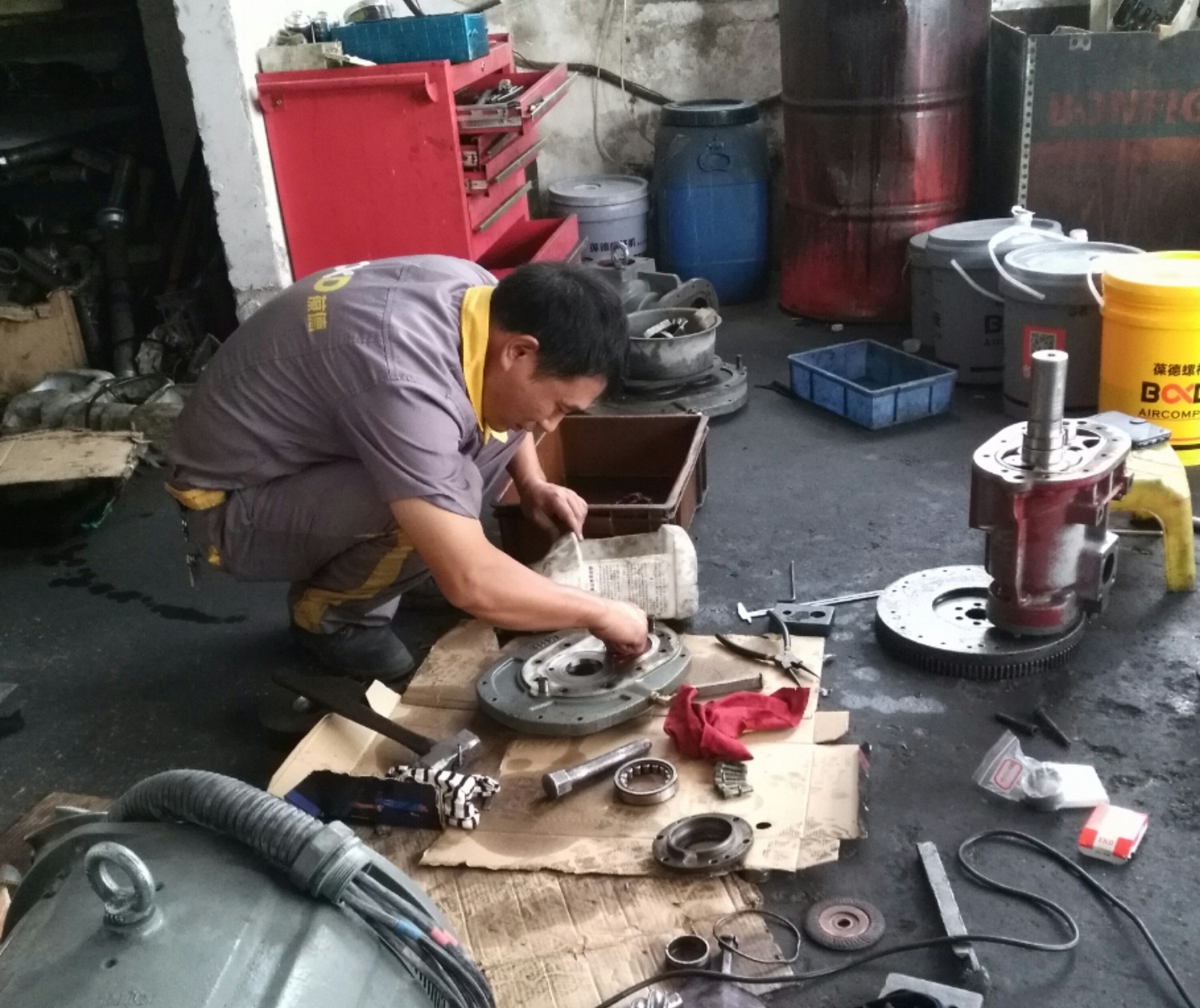 螺桿空壓機(jī)維修 螺桿空壓機(jī)維修